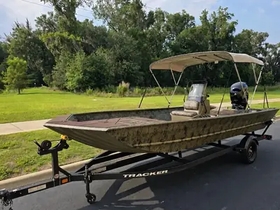 2026 Tracker Grizzly 2072 CC