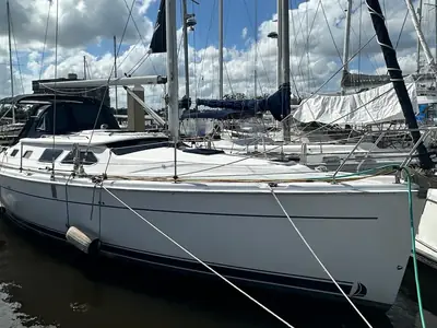 2006 Hunter 41 Deck Salon