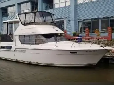 Carver 390 COCKPIT MOTOR YACHT