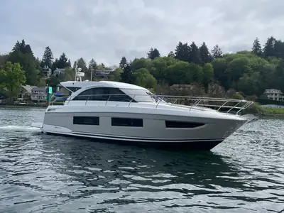 2017 Jeanneau Leader 46