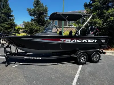 2026 Tracker Targa V-19 Combo