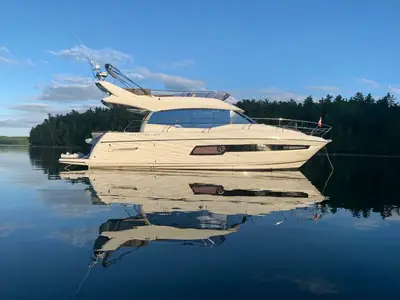 2018 Prestige 460 Fly