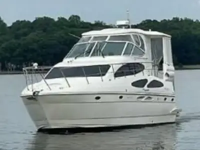 Cruisers 405 Express Motoryacht