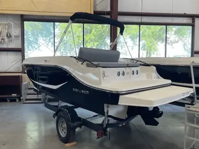 2025 Bayliner Corp 22