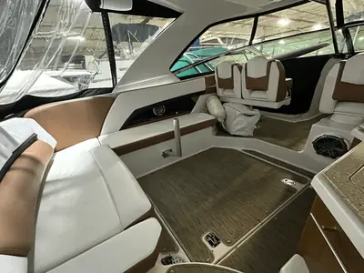 2018 Four Winns H350