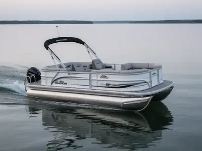 2026 Sun Tracker PARTY BARGE 22 XP3