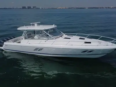 2017 Intrepid 475 Sport Yacht