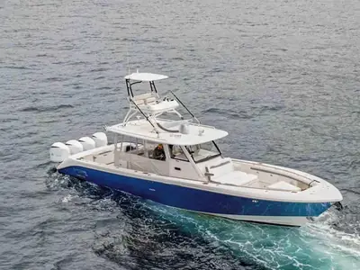 2015 Everglades 435 Center Console