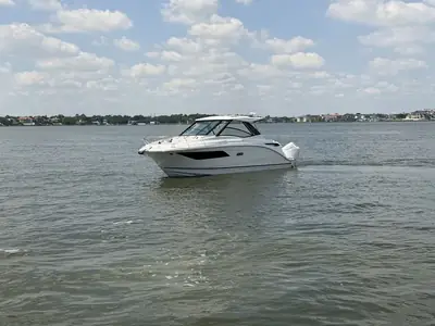 2026 Sea Ray Sundancer 320 Outboard