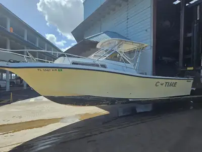 1989 Mako 260 WALK AROUND