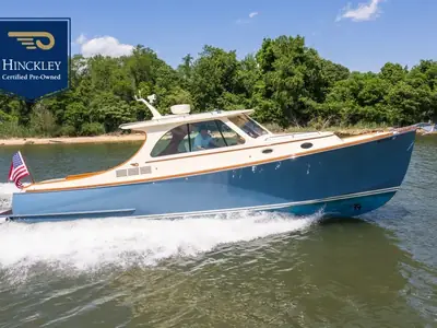 2013 hinckley Talaria 34