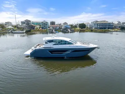 2023 Cruisers 46 CANTIUS