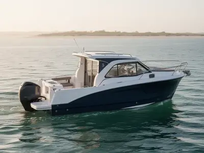 2023 Beneteau Antares 8 OB V2