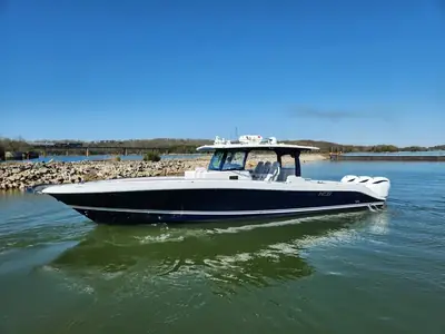 2023 HCB 42 LUJO