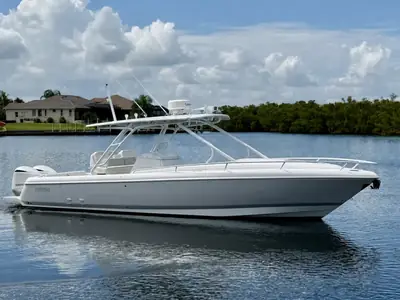 Intrepid Powerboats 327