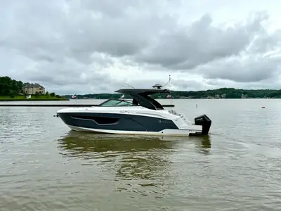 2026 Cruisers 34 GLS Outboard