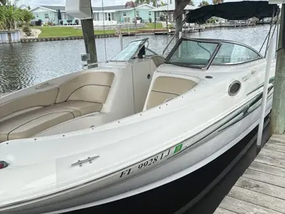 2001 Sea Ray 24