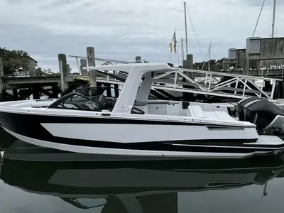 Aviara AV32 Outboard