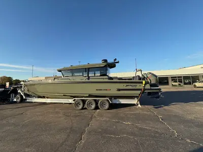 2024 Axopar 37 Cross Cabin