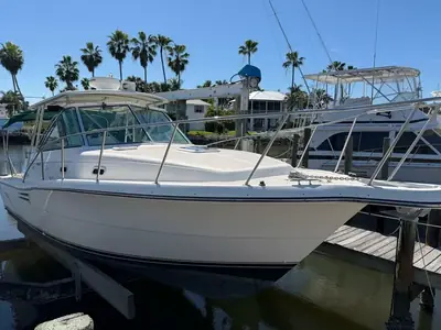 2001 Pursuit 3000 EXPRESS