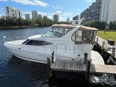 2001 Cruisers 4450 EXPRESS MOTORYACHT
