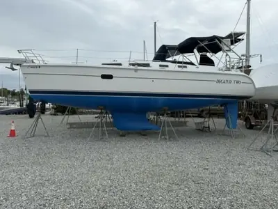 2004 Hunter 36