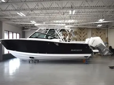 2024 Blackfin 272 DC