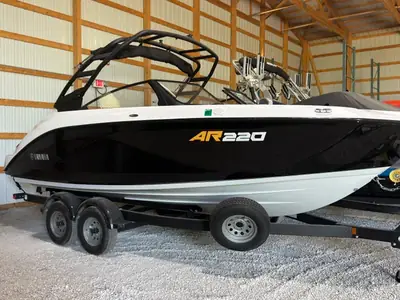 2024 Yamaha AR220