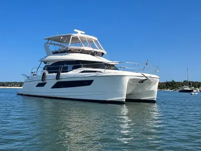 2016 Aquila 44 Yacht
