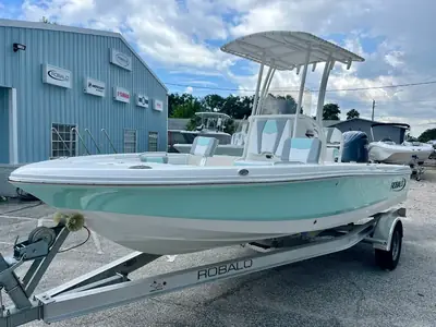 Robalo 206 CAYMAN