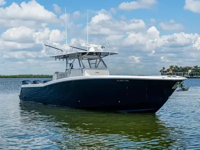 2015 Invincible 42 Open