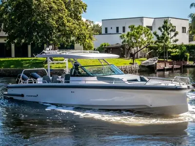 2024 Axopar 37 Sun Top