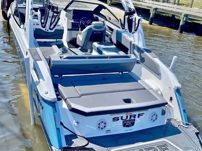 2024 Cobalt R6 Surf