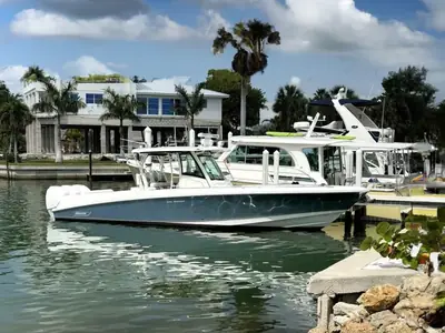 2014 Boston Whaler 350 Outrage