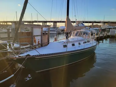 Islander 36