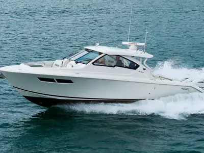 2021 Pursuit DC 365 Dual Console