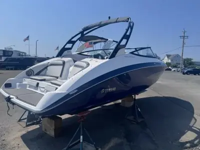 2017 Yamaha 242 Limited S