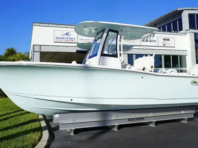 2026 Sea Hunt ULTRA 245 SE