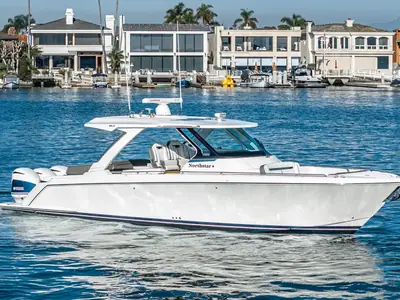 2019 Tiara Sport 38 LS