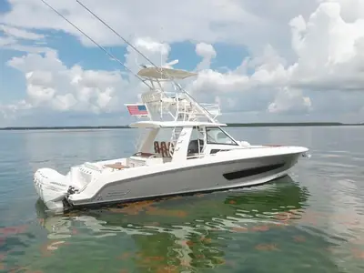 2017 Boston Whaler 420 Outrage