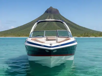 2021 Crownline E235