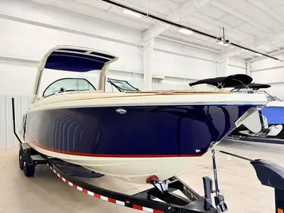 Chris-Craft LAUNCH GT 28