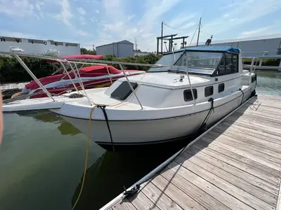 Carver RIVIERA AFT CABIN 2807