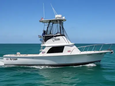 Bertram 31 Flybridge Cruiser