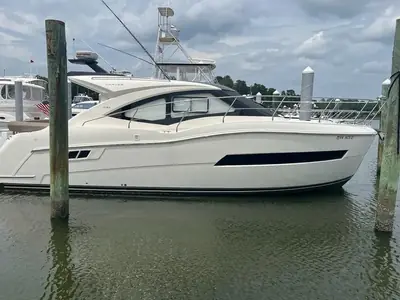 Carver C37 W
