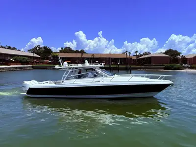 Intrepid Powerboats 43 Sport Yacht