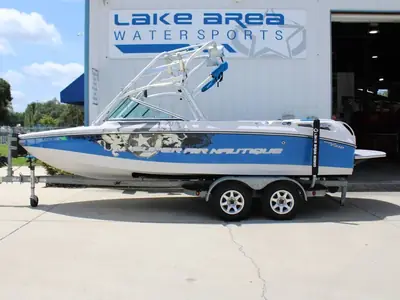 2008 Nautique Super Air Nautique 210