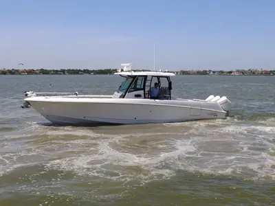 2020 Boston Whaler 350 Outrage