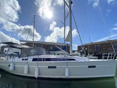 2016 Bavaria CRUISER 37