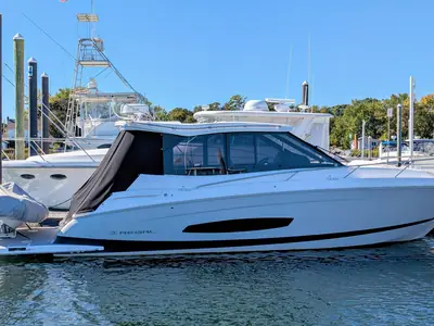 2021 Regal 36 Grande Coupe